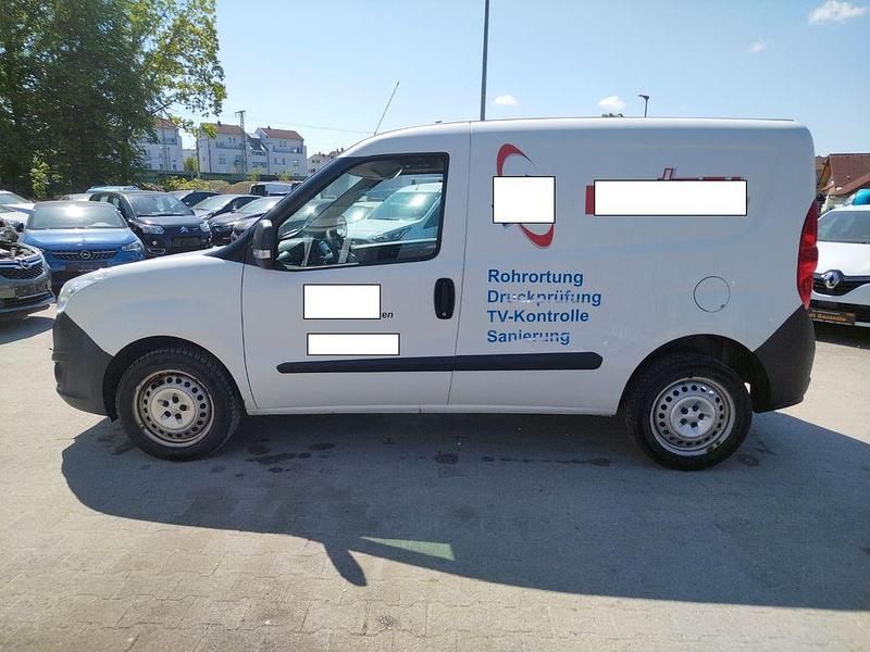 Gebraucht Opel Combo 90 PS (66 kW) 2015 Weiß Van / Kleinbus