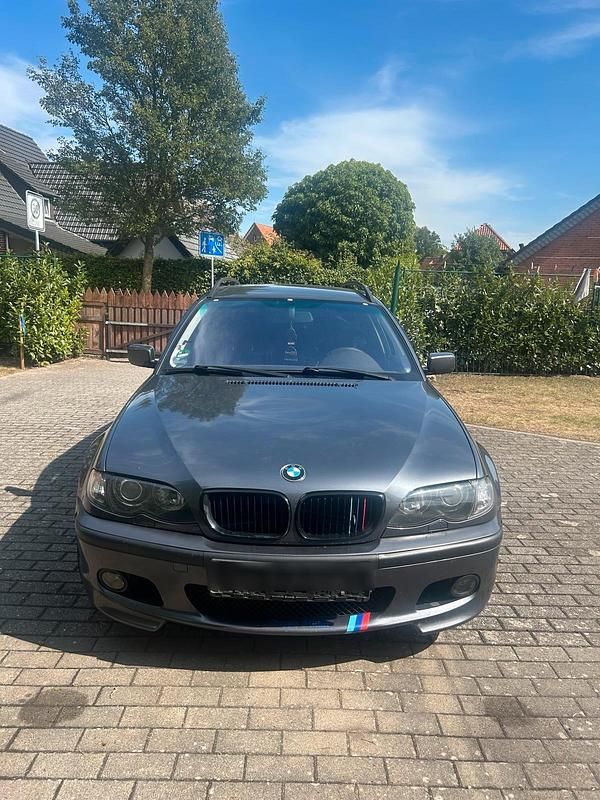 Grau Gebraucht 2002 BMW 325 Kombi | 2.000 € (Guter Preis) - Bild 1/4