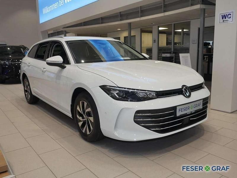 Neu VW Passat Business 150 PS (110 kW) 2026 Pure white uni Kombi