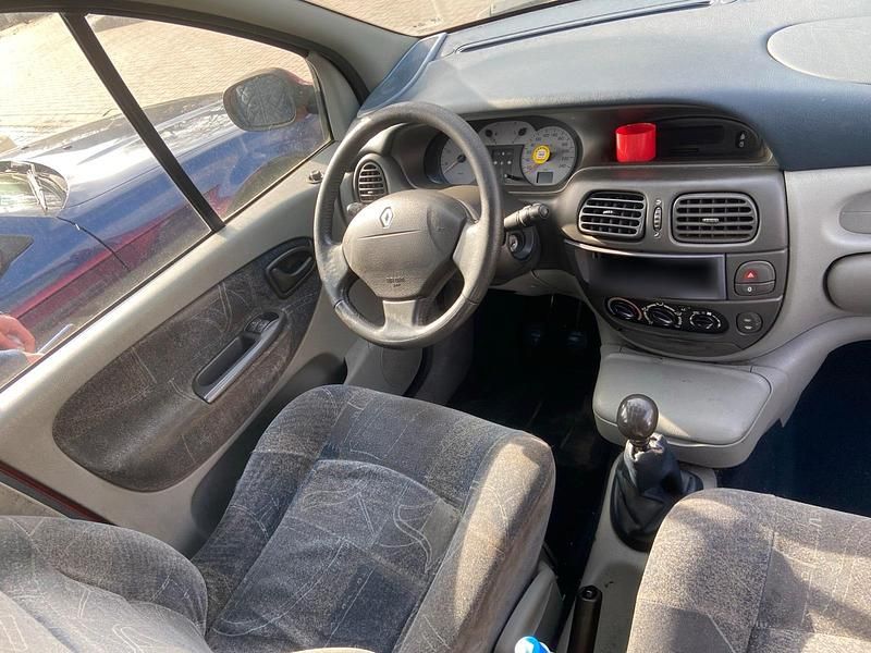 Gebraucht Renault Scénic 140 PS (102 kW) 2000 Rot Van / Kleinbus