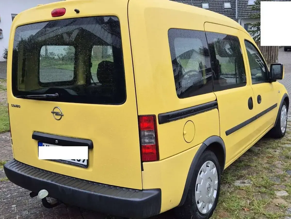 Gebraucht Opel Combo Edition 90 PS (66 kW) 2010 Gelb Van / Kleinbus