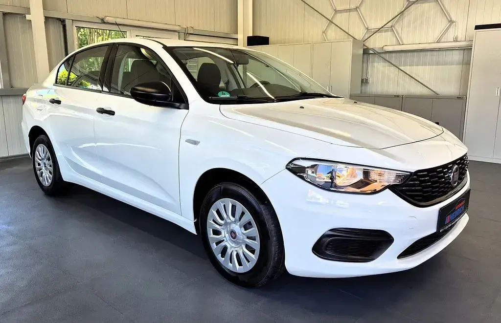 Gebraucht Fiat Tipo Pop 95 PS (69 kW) 2017 Weiß Limousine