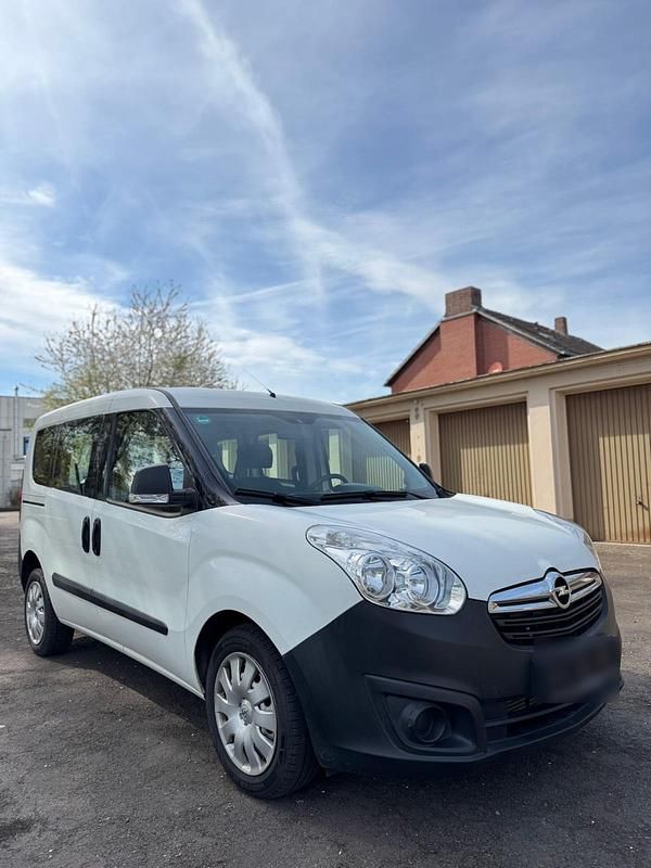 Second-hand Opel Combo 120 CP (88 kW) 2018 Alb Monovolum