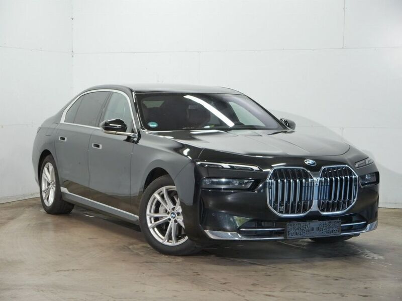 Schwarz Gebraucht 2023 BMW 740 Limousine | 89.990 € (Fairer Preis) - Bild 1/4