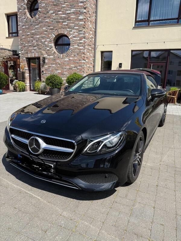Schwarz Gebraucht 2018 Mercedes E200 Cabrio | 39.000 € (Teuer) - Bild 1/4