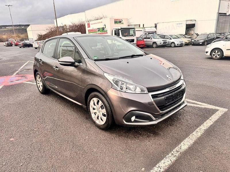 Gebraucht Peugeot 208 Active 82 PS (60 kW) 2018 Kleinwagen