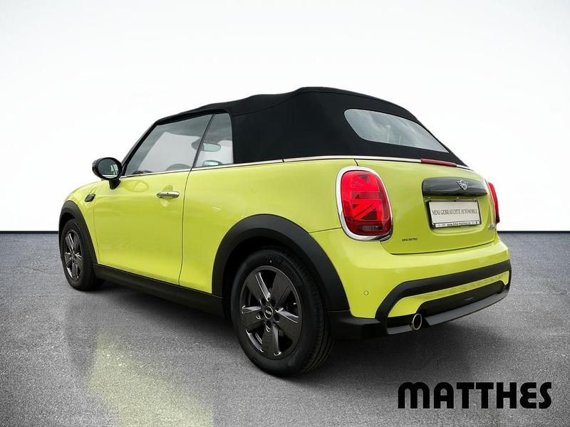 Gebraucht Mini Cooper Cabriolet Premium 136 PS (100 kW) 2022 Gelb Cabrio
