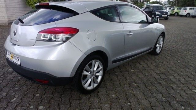 Gebraucht Renault Mégane Coupé Luxe 131 PS (96 kW) 2010 Silber metallic Coupé
