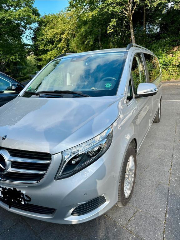 Silber Gebraucht 2017 Mercedes V250 Avantgarde Edition Van / Kleinbus | 43.990 € (Guter Preis) - Bild 1/4