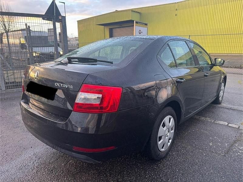 Gebraucht Skoda Octavia Active 116 PS (85 kW) 2019 Schwarz Limousine