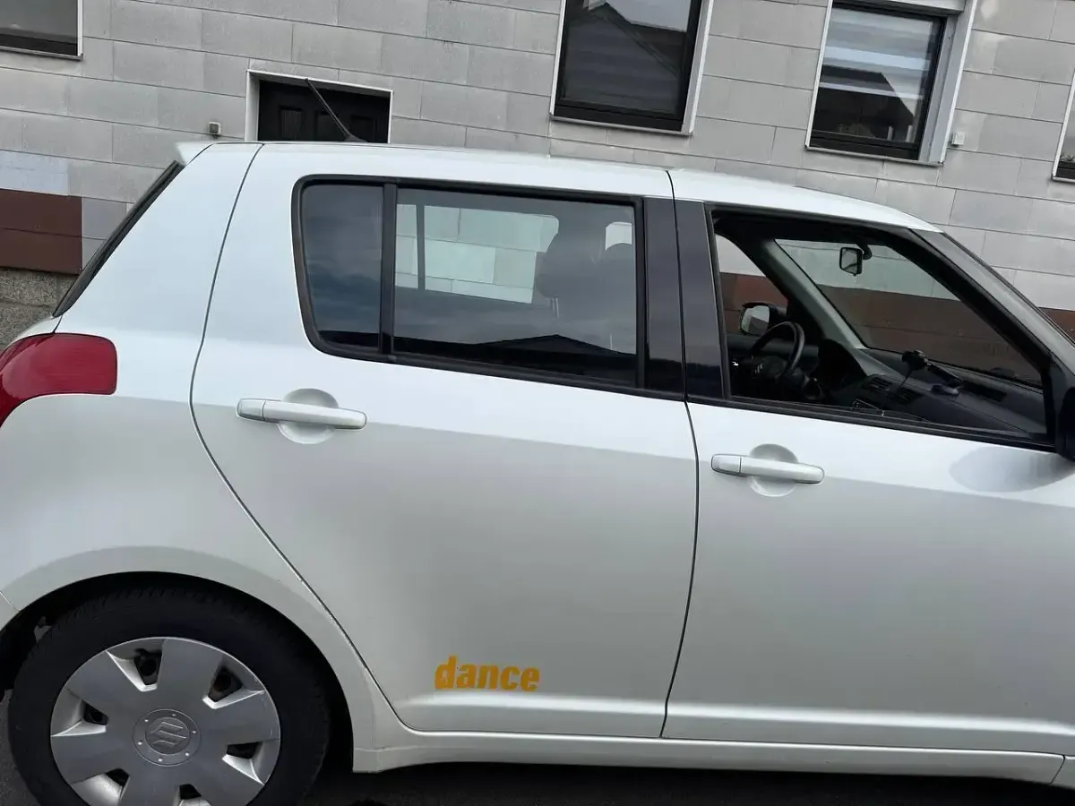 Gebraucht Suzuki Swift 92 PS (67 kW) 2007 Weiß Kleinwagen