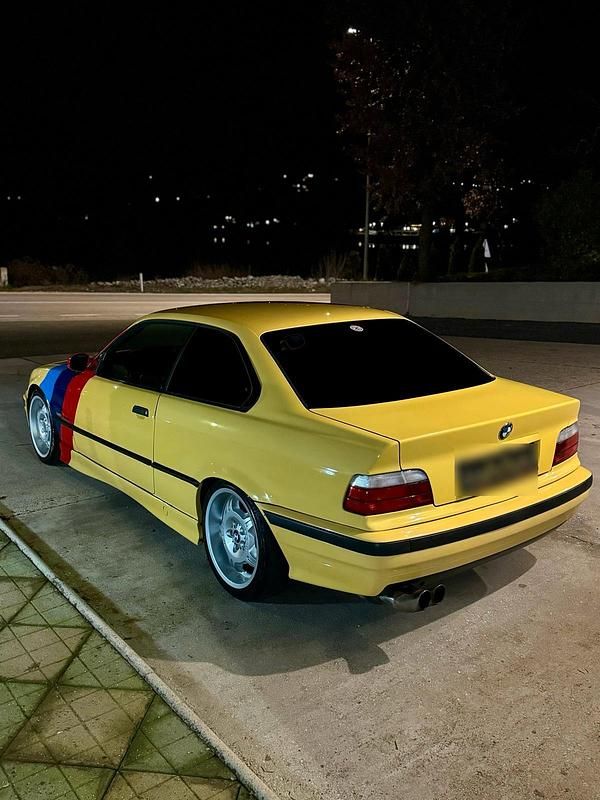 Używany BMW 325 192 KM (141 kW) 1994 Żółty Coupe