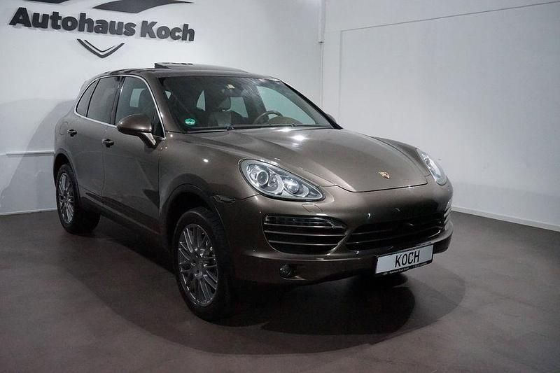 Braun Gebraucht 2011 Porsche Cayenne S SUV | 17.900 € (Teuer) - Bild 1/4