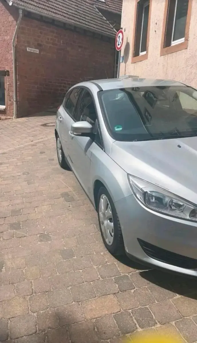 Gebraucht Ford Fiesta 100 PS (73 kW) 2015 Silber Kleinwagen