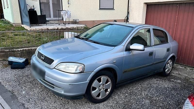 Usata Opel Astra 86 CV (63 kW) 2002 Argento Berlina