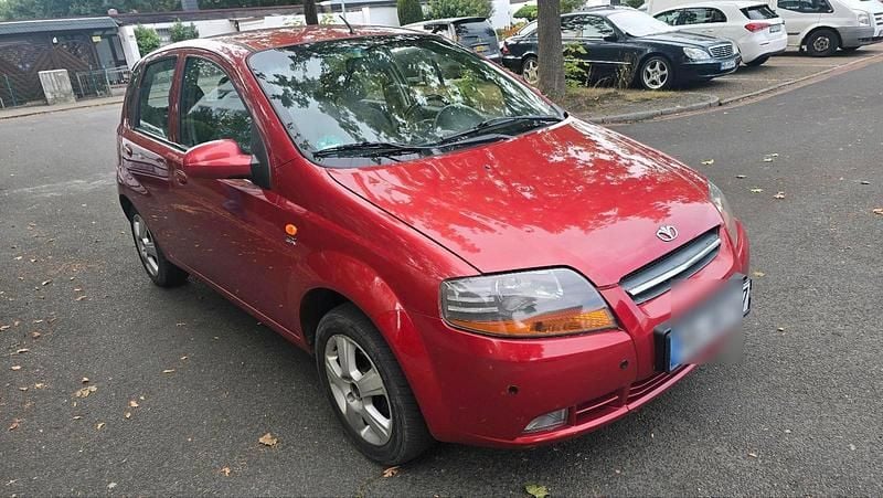 Rot Gebraucht 2004 Chevrolet Kalos Kleinwagen | 2.300 € - Bild 1/4