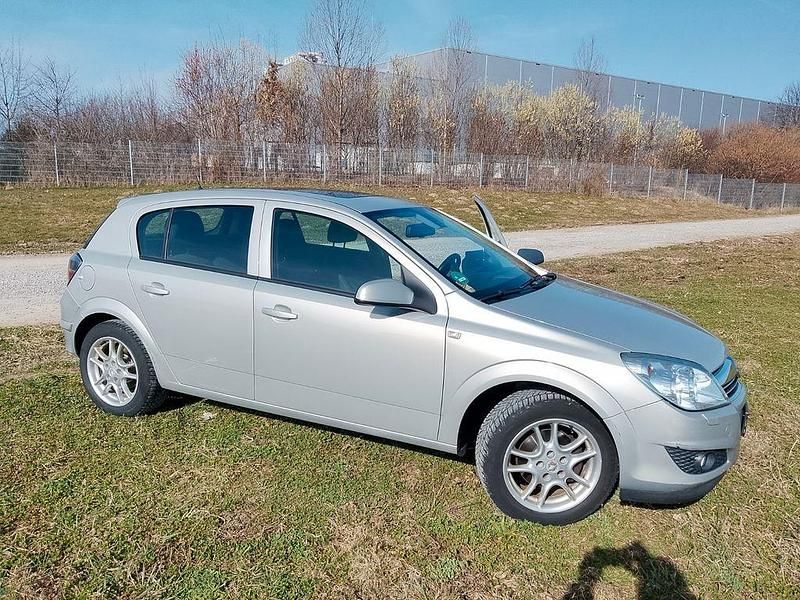 Gebraucht Opel Astra 116 PS (85 kW) 2009 Beige Limousine