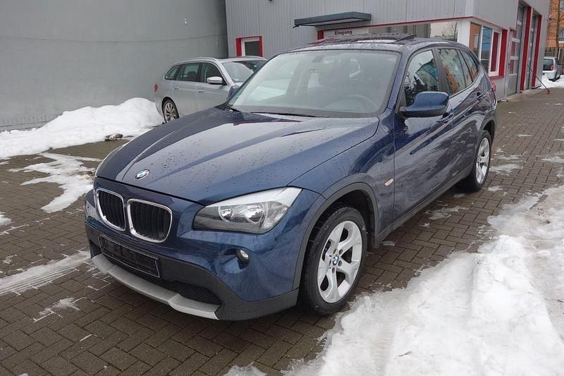 Blau Gebraucht 2011 BMW X1 Sport Line SUV | 7.689 € (Superpreis) - Bild 1/4
