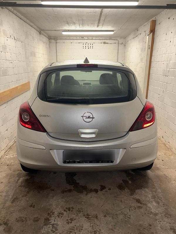 Silber Gebraucht 2007 Opel Corsa Kleinwagen | 2.400 € - Bild 1/4
