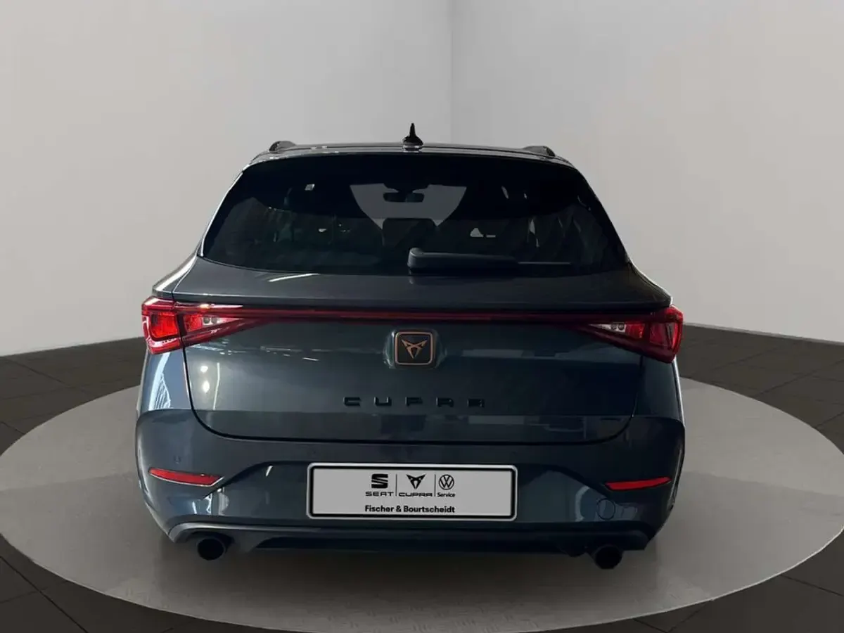 Gebraucht Cupra Leon VZ 245 PS (180 kW) 2024 Magnetic grau Kombi