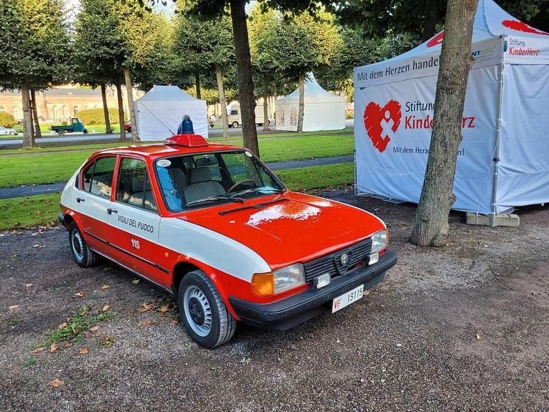 Rot Gebraucht 1984 Alfa Romeo Alfasud Limousine | 10.000 € - Bild 1/3