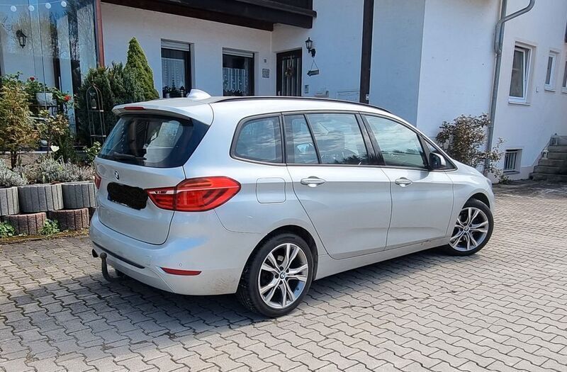 Gebraucht BMW 218 Gran Tourer Sport Line 150 PS (110 kW) 2016 Silber Van / Kleinbus