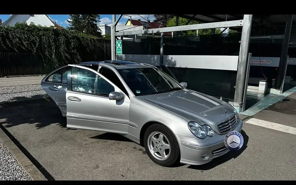 Gebraucht Mercedes 200 121 PS (88 kW) 2005 Silber Limousine