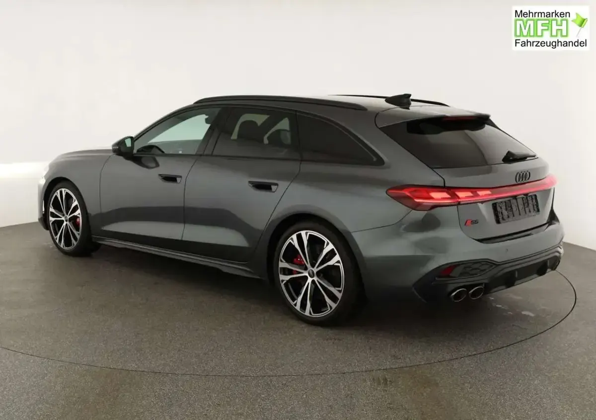 Neu Audi S5 367 PS (269 kW) 2026 Daytonagrau perleffekt Kombi