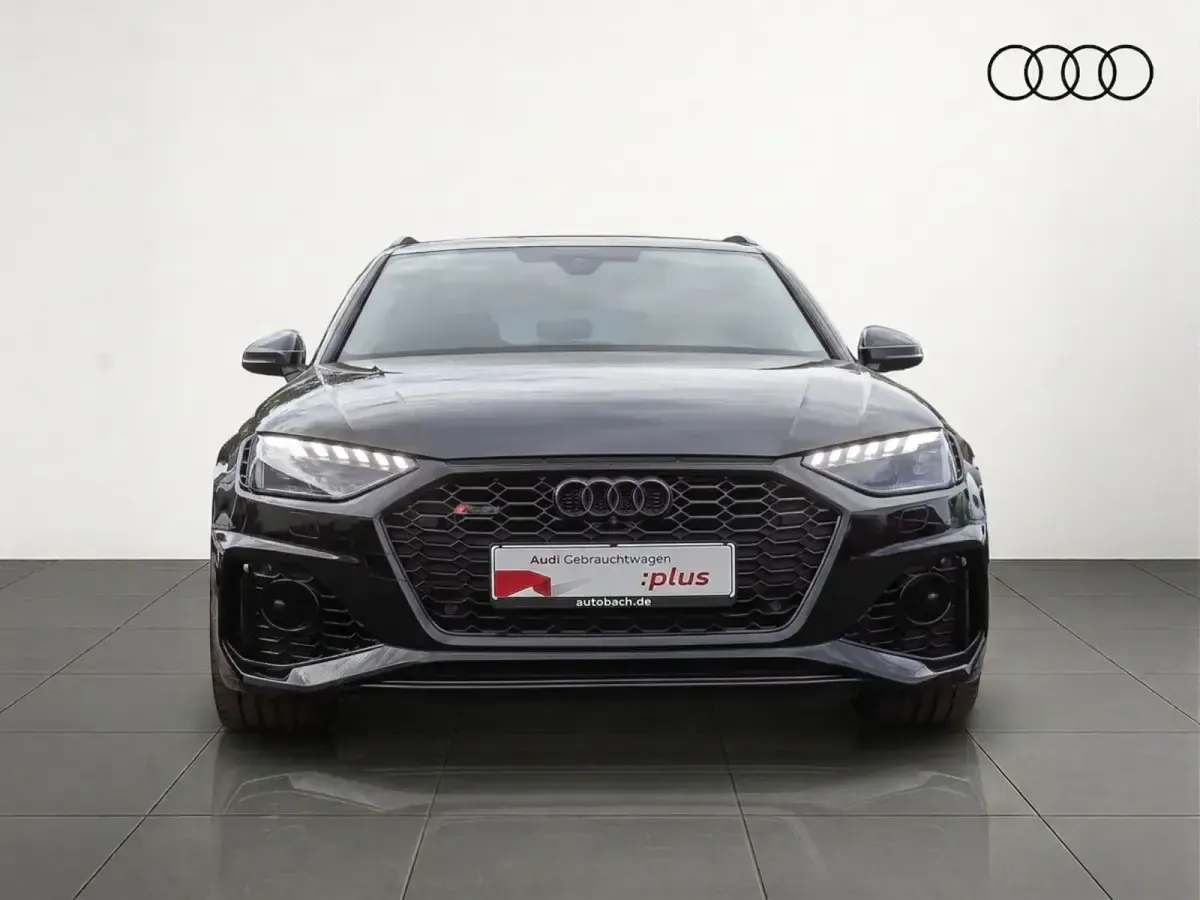 Gebraucht Audi RS4 Comfort 450 PS (330 kW) 2024 Mythosschwarz metallic Kombi