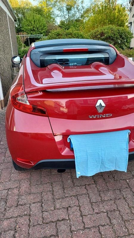 Second-hand Renault Wind Dynamique 102 CP (75 kW) 2012 Roșu Cabrio