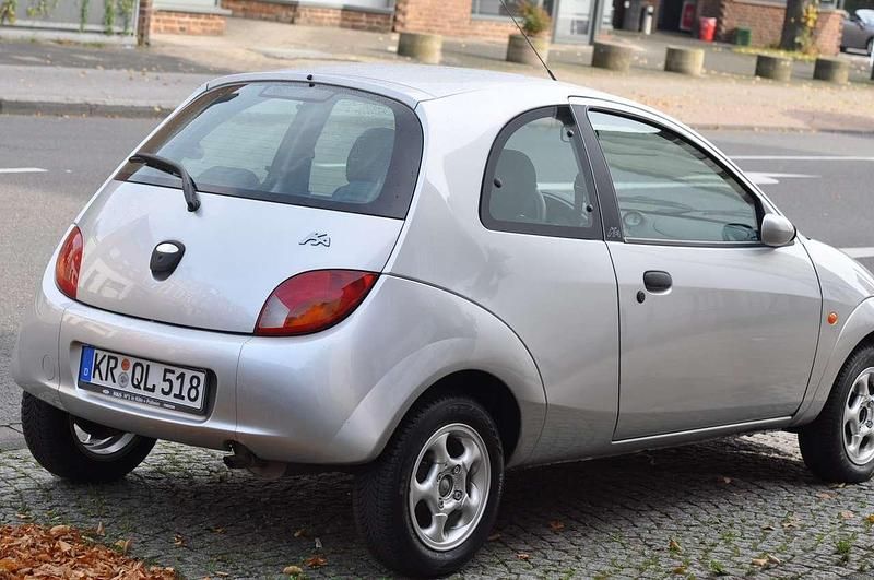 Silber Gebraucht 2003 Ford Ka Futura Limousine | 3.900 € (Teuer) - Bild 1/4