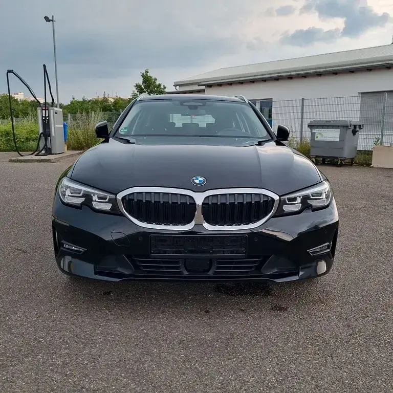 Gebraucht BMW 320 Luxury Line 190 PS (139 kW) 2020 Schwarz Kombi