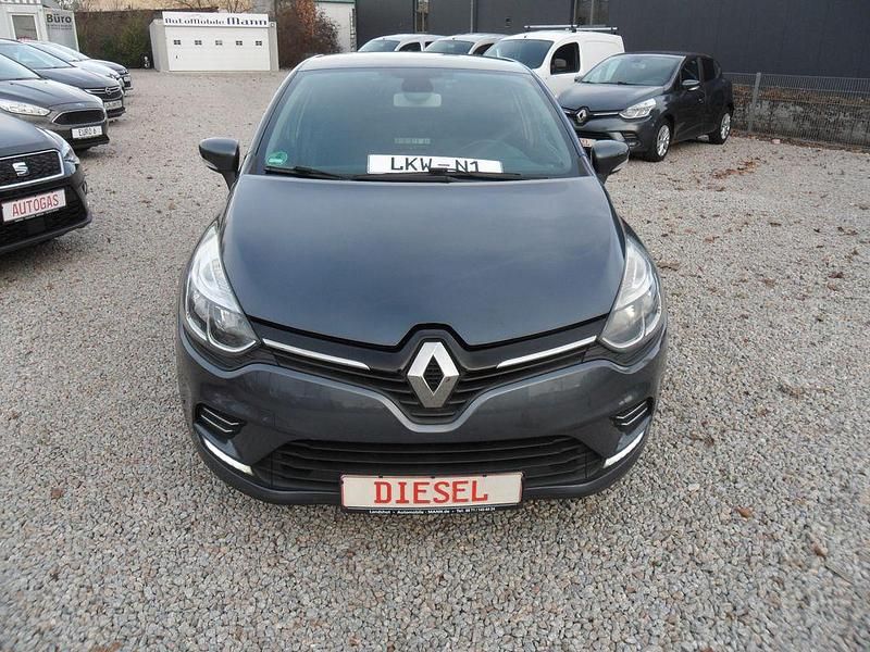 Grau Gebraucht 2017 Renault Clio IV Limousine | 6.590 € (Guter Preis) - Bild 1/4