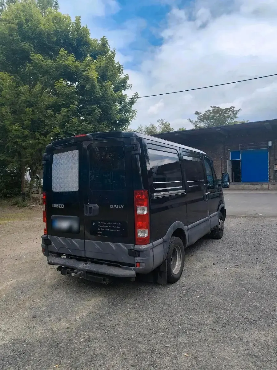 Occasion Iveco Daily 130 ch (95 kW) 2013 Noir Monospace