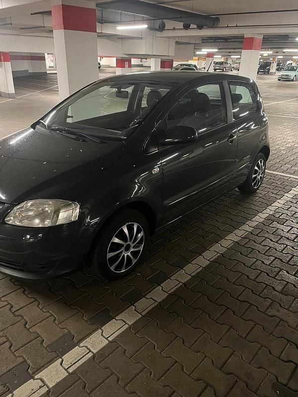 Gebraucht VW Fox 54 PS (39 kW) 2009 Grau Kleinwagen