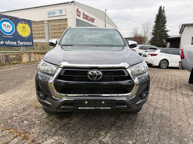 Neu Toyota HiLux Comfort 150 PS (110 kW) 2025 Grau Abholung