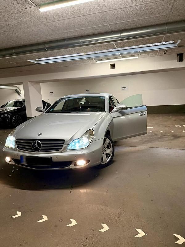 Gebraucht Mercedes CLS320 224 PS (164 kW) 2007 Silber Coupé
