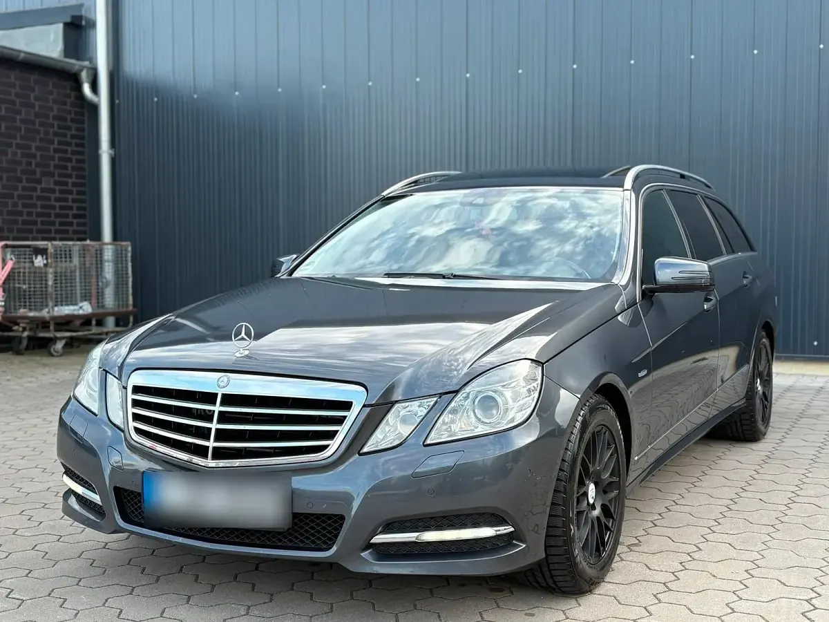 Gebraucht Mercedes E300 190 PS (139 kW) 2010 Grau Kombi