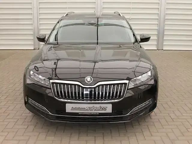 Gebraucht Skoda Superb Style 150 PS (110 kW) 2022 Schwarz Kombi