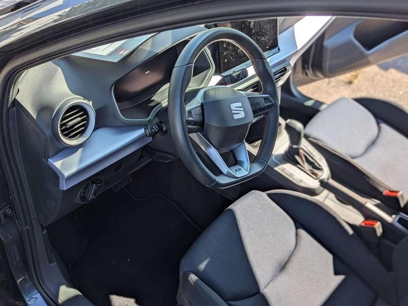 Gebraucht Seat Ibiza FR 116 PS (85 kW) 2024 Magnetic grau Kleinwagen