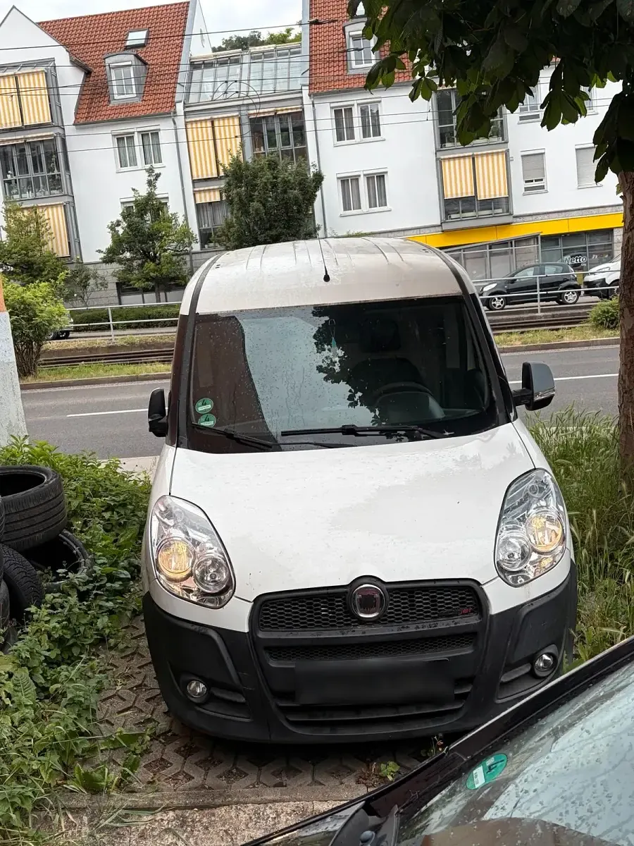 Gebraucht Fiat Doblò 90 PS (66 kW) 2010 Weiß Van / Kleinbus