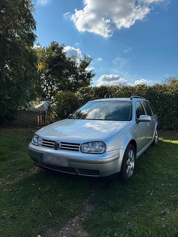 Silber Gebraucht 2005 VW Golf IV Pacific Kombi | 1.750 € (Fairer Preis) - Bild 1/4