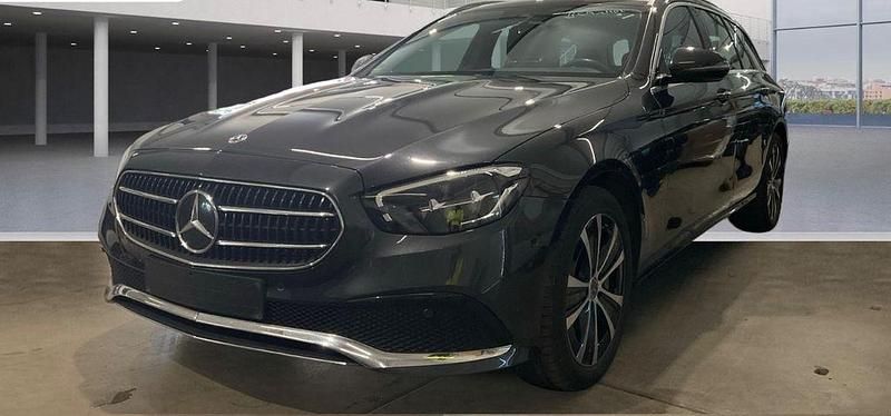 Gebraucht Mercedes E300 Avantgarde 194 PS (142 kW) 2021 Grau Limousine