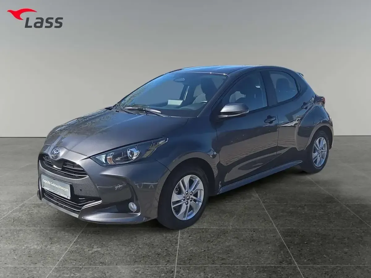 Gebraucht Toyota Yaris Comfort 116 PS (85 kW) 2025 Grau Kleinwagen