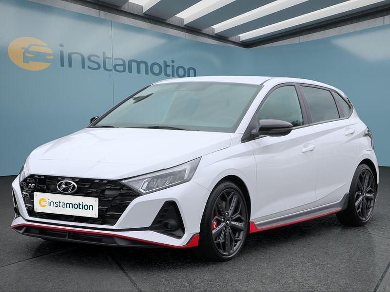 Weiß Gebraucht 2023 Hyundai i20 Kleinwagen | 28.849 € (Teuer) - Bild 1/4