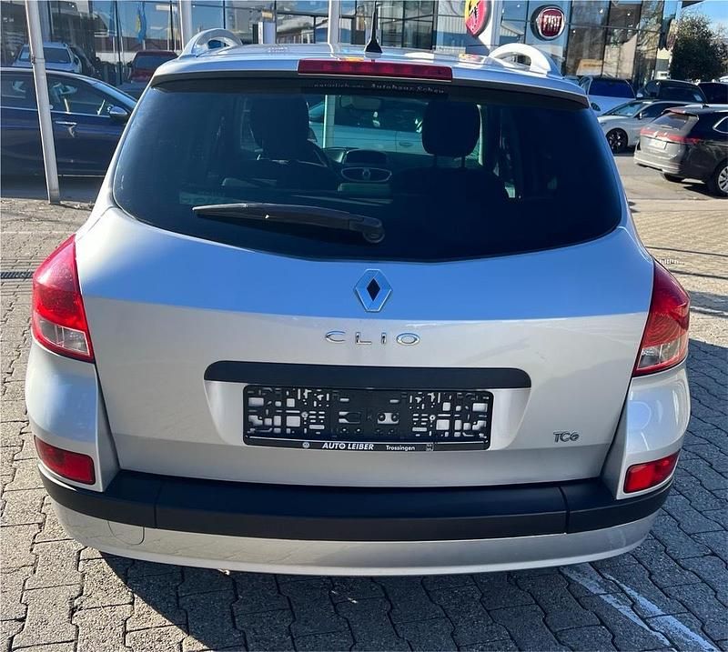 Gebraucht Renault Clio GrandTour 103 PS (75 kW) 2011 Silber Kombi
