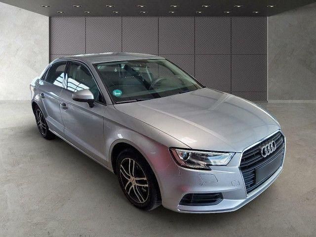 Gebraucht Audi A3 Design 150 PS (110 kW) 2017 Florettsilber metallic Limousine