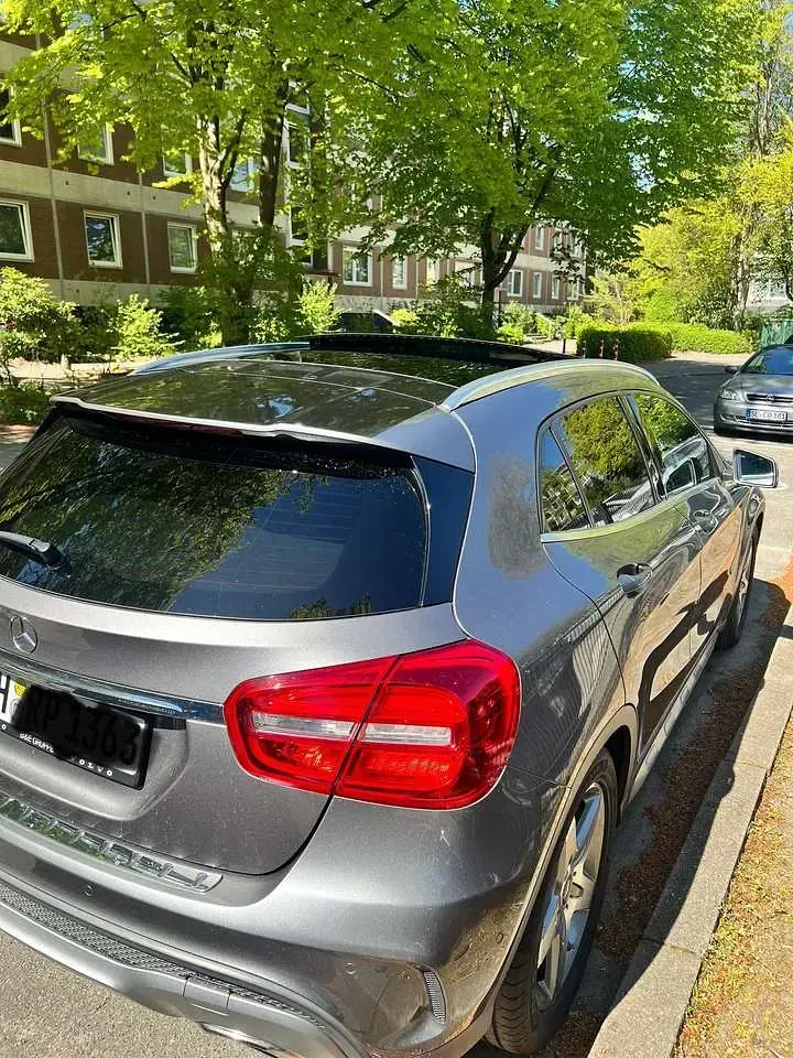 Gebraucht Mercedes GLA200 156 PS (114 kW) 2014 Grau SUV
