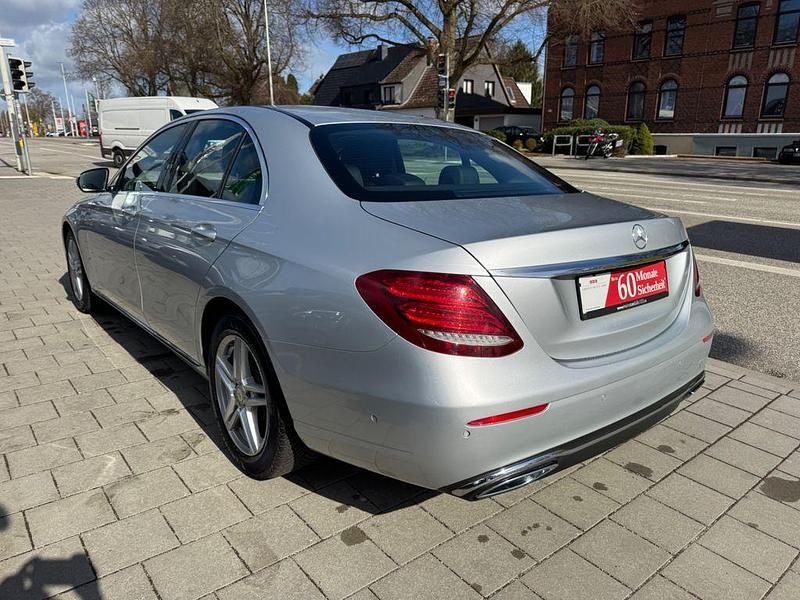 Gebraucht Mercedes E220 194 PS (142 kW) 2016 Silber Limousine