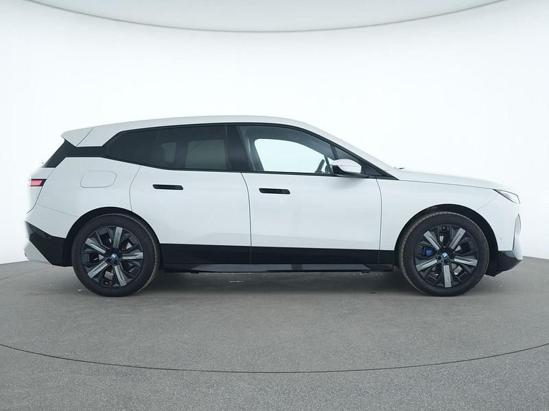Gebraucht BMW iX 239 kW (326 PS) 2023 Mineralweiss SUV